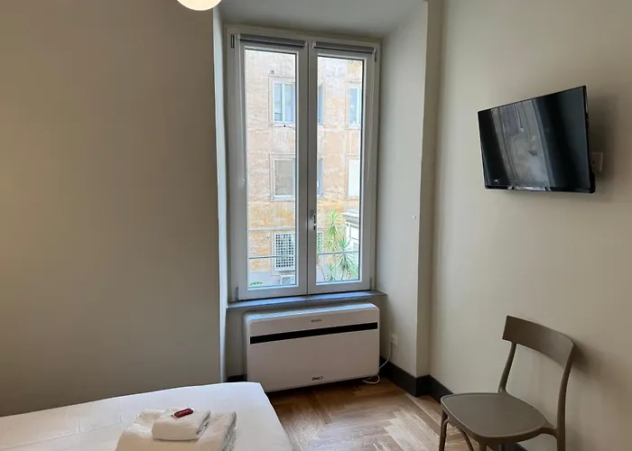 Santa Monica Townhouse 4*