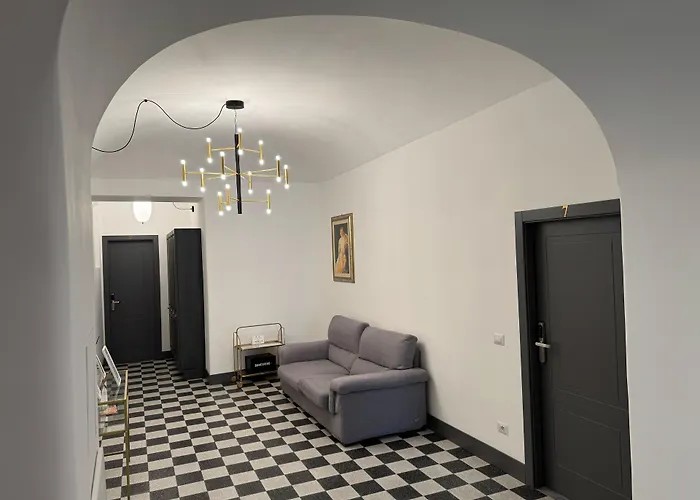 Santa Monica Townhouse 4*