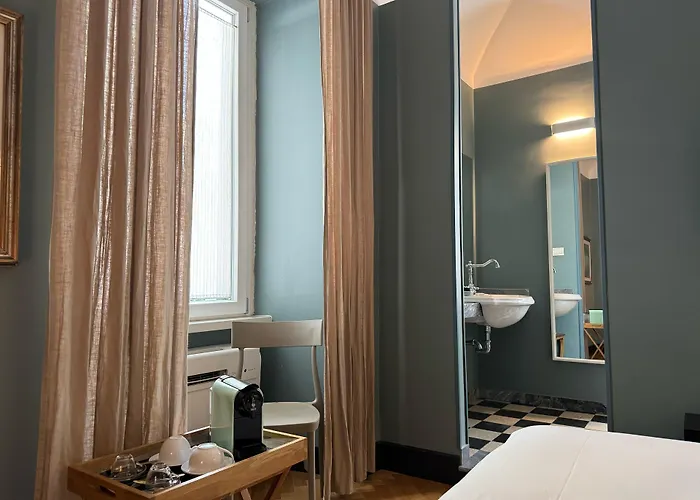 Santa Monica Townhouse 4*
